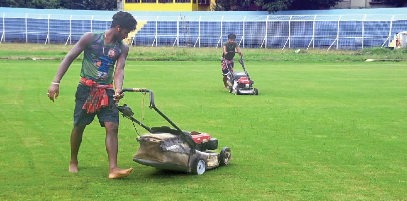 দীর্ঘ ৮ বছর পর বারাসত স্টেডিয়ামে ফিরছে ফুটবল