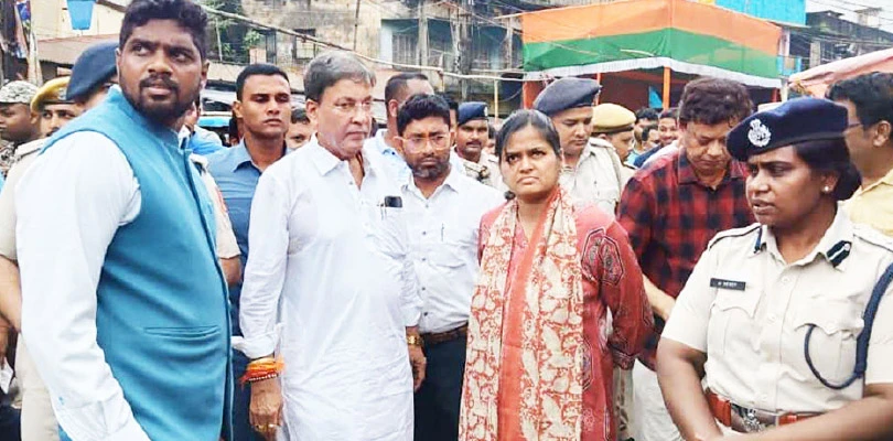 বারাসত শহরের ফুটপাত খালি করার নির্দেশ জেলা প্রশাসনের