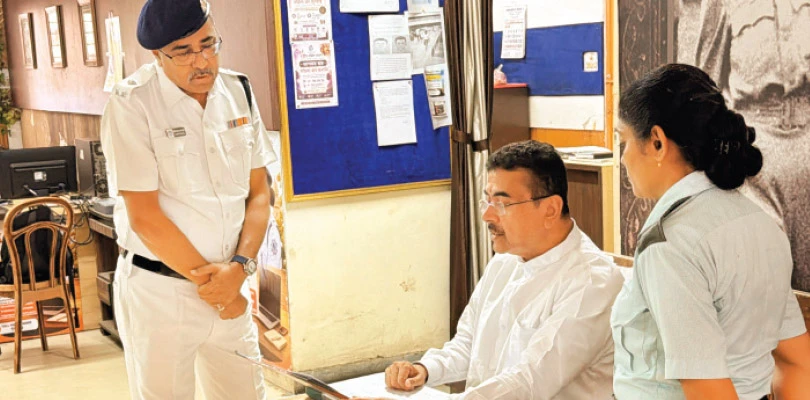কলকাতার অতি স্পর্শকাতর দুই থানা পরিদর্শন মুখ্যমন্ত্রীর, মহিলাঘটিত অপরাধে দ্রুত ব্যবস্থা নেওয়ার নির্দেশ