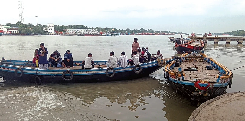 সরকারি সাহায্যই পাননি উম-পুনে ক্ষতিগ্রস্ত  বহু মৎস্যজীবী ও পানচাষি, ক্ষোভ নামখানায়