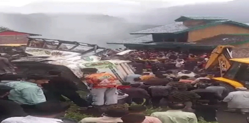 হিমাচলে নিয়ন্ত্রণ হারিয়ে খাদে বাস, ৭ জনের মৃত্যু, জখম ১১