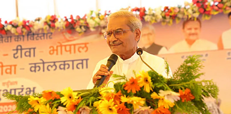 ‘বিশুদ্ধ পেট্রল কি আপনাদের বাবার বাড়ি থেকে আসবে’, বিজেপি সাংসদের মন্তব্যে বিতর্ক, পালটা বিরোধীদের