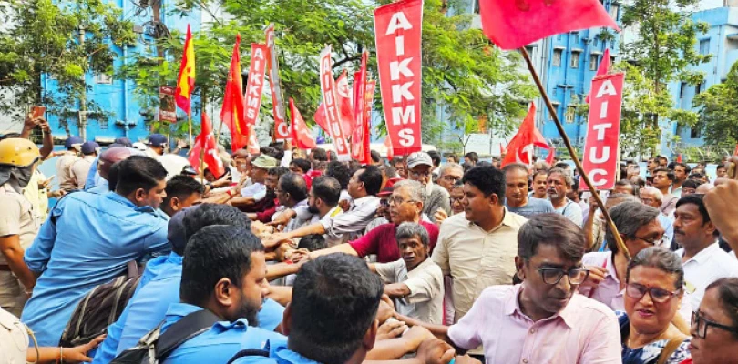 বারাসতে বামেদের মিছিলে উত্তেজনা