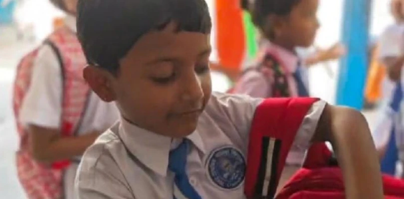 মিড ডে মিল: সেদ্ধ ডিম না খেয়ে ভাইয়ের জন্য নিয়ে গেল খুদে ছাত্রী