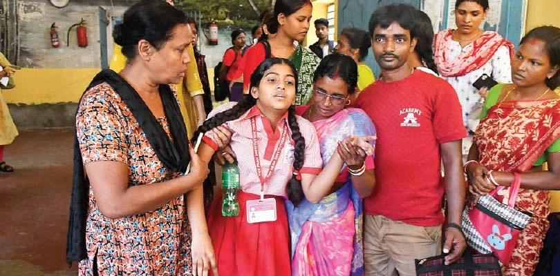 পার্ক ইনস্টিটিউশনের আরও ৭ ছাত্রী অসুস্থ, কারণ নিয়ে ‘রহস্য’ অব্যাহত, ঘটনাস্থলে কেন্দ্র-রাজ্যের হেলথ টিম, এক সপ্তাহ হস্টেল বন্ধ