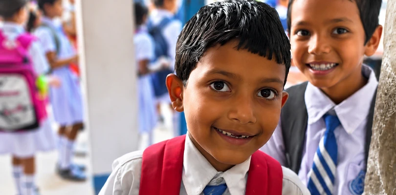 সাত বছরের শিশুর মানবিক মুখে মুগ্ধ শিক্ষক-শিক্ষিকারা