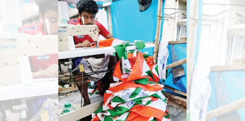 ‘পতাকা ম্যান’ রাজুর কারখানায় ব্যস্ততা  তুঙ্গে, সরকার বদল হতেই চারগুণ বরাত