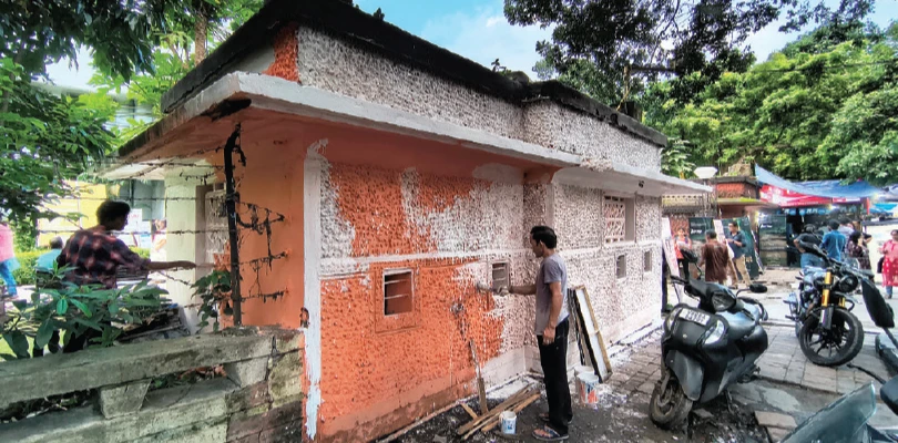 সরল গেরুয়া, অ্যাকাডেমির বাড়ি ফিরে পেল পুরানো রং