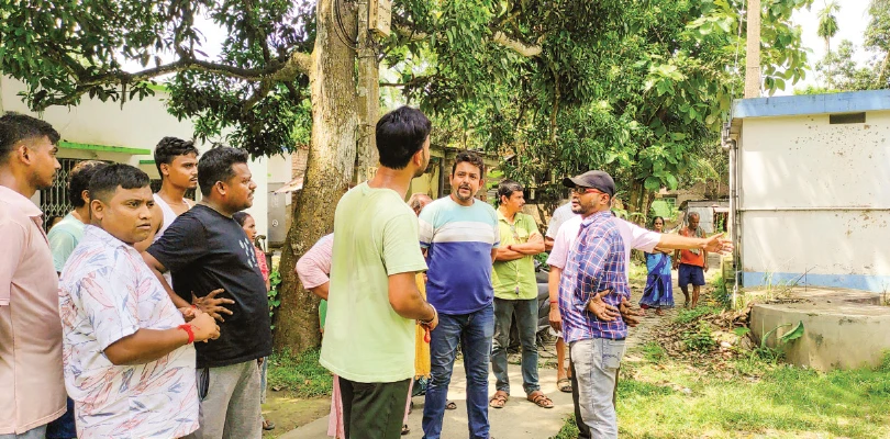 শান্তিপুরে ঝোপজঙ্গলে ভরা স্কুল চত্বর, প্রশাসনে জানিয়ে কোনো সুরাহা হয়নি