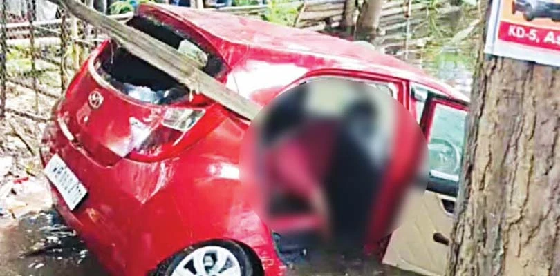 গ্যারাজ থেকে বেরতে গিয়ে পুকুরে গাড়ি, দেড় ঘণ্টা পর উদ্ধার মহিলার দেহ, মর্মান্তিক দুর্ঘটনা কেষ্টপুরে