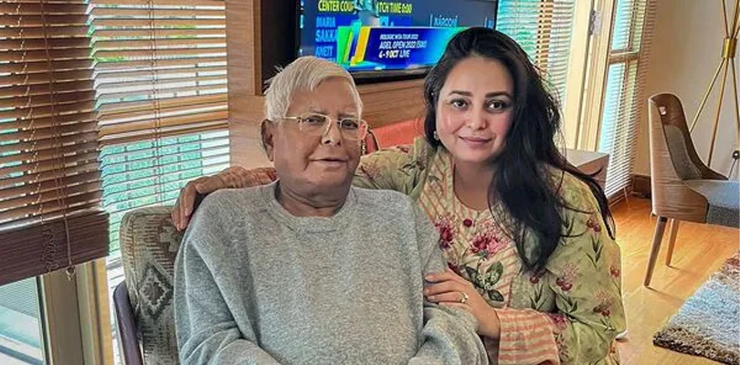 এবার ‘ডাস্টবিন কেলেঙ্কারি’! লালু-কন্যার অভিযোগ ঘিরে শোরগোল বিহারে