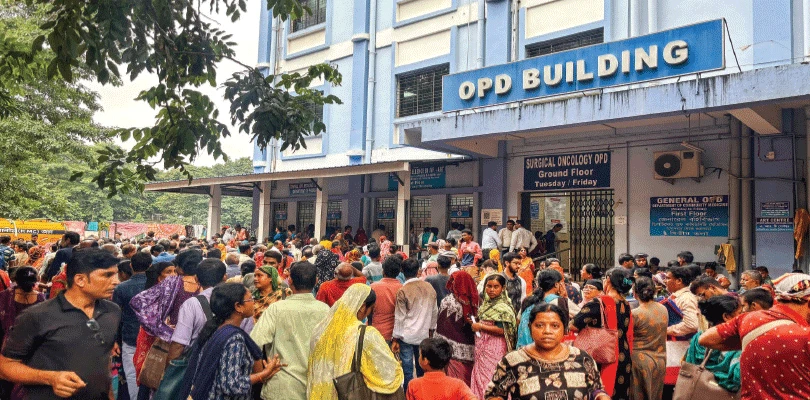 কাউন্টারের অভাবে বিনামূল্যের ওষুধ পেতে দুপুর গড়িয়ে বিকাল, গেরুয়া বাংলায় পিজির হাল সেই তিমিরেই!
