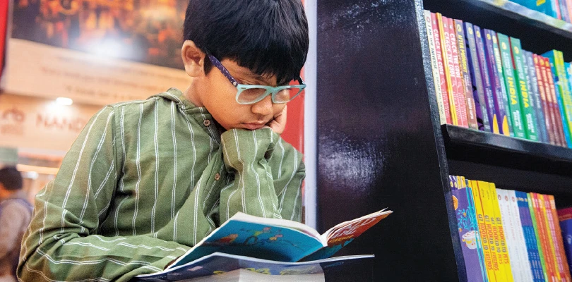বইয়ের জন্য বইপাড়ায় রাত জাগার ডাক, ছাড় লোভনীয়, ১৫ আগস্ট অফারের ছড়াছড়ি, বসছে পুরানো পুস্তকের হাট