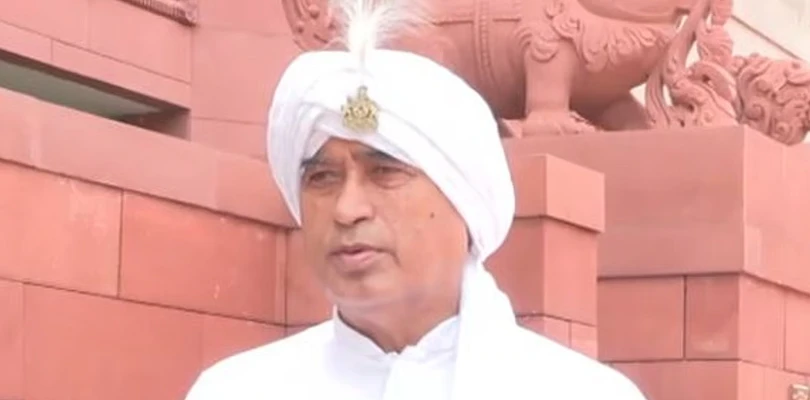 অনন্তর বঙ্গবিভূষণ কেড়ে নিল রাজ্য, নেতাজিকে অসম্মান বিজেপি সাংসদের, ফুঁসছে বাঙালি
