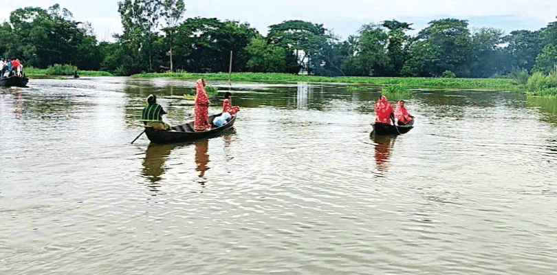 ফুঁসছে কেলেঘাই, কপালেশ্বরী বন্যার ভ্রূকুটি ডেবরা, সবংয়ে