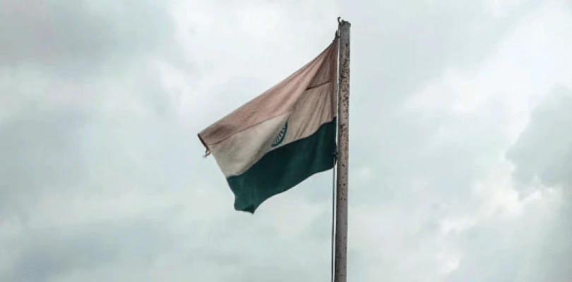 সরকারি ভবনেই জাতীয় পতাকার অবমাননা, পরিবর্তনের আশ্বাস হাওড়া জেলা পরিষদের