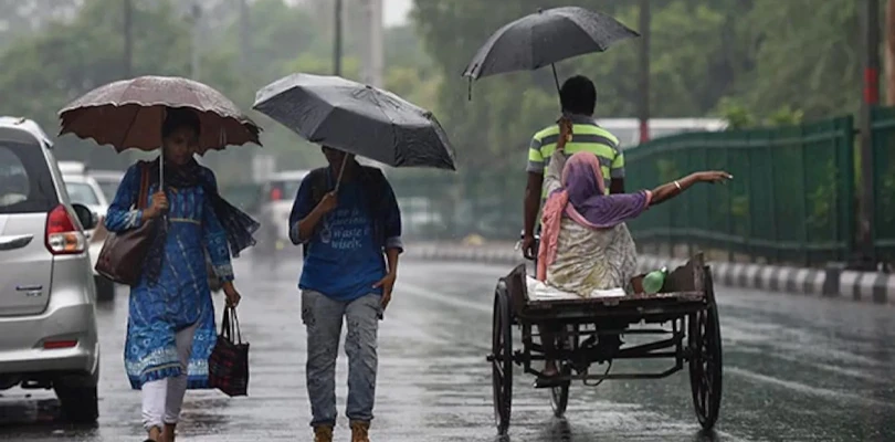 দিল্লিতে ভারী বৃষ্টিপাতের পূর্বাভাস, লাল সতর্কতা জারি করল আবহাওয়া দপ্তর