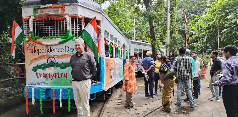 ৮০তম স্বাধীনতা দিবস উপলক্ষ্যে অস্ট্রেলিয়ান কনসাল জেনারেলের সঙ্গে আজ গড়িয়াহাট থেকে বিশেষ ট্রাম যাত্রা