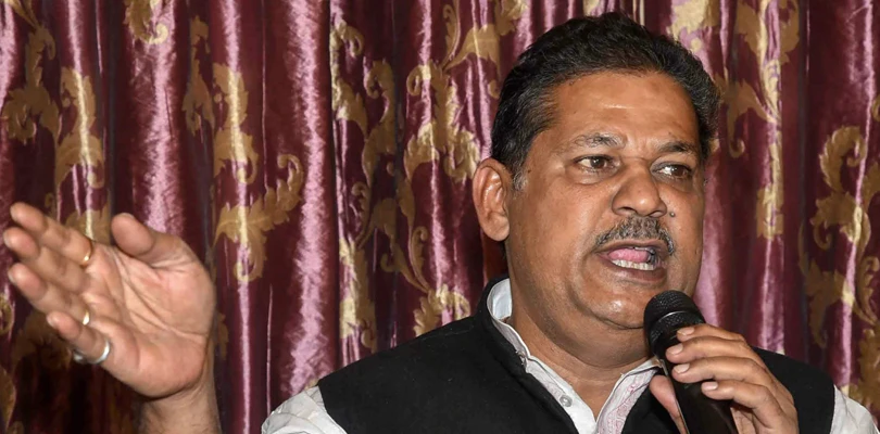 জঙ্গলরাজে ডিম থেরাপি, পিস্তল ও লাঠিতে পাল্টা হুঁশিয়ারি কীর্তির