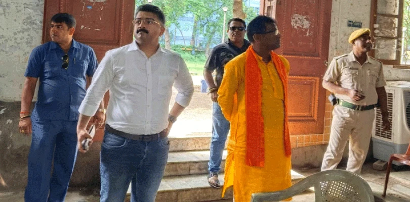 ঢেলে সাজবে মেদিনীপুরের বিদ্যাসাগর হল, পরিদর্শনে বিধায়ক ও জেলাশাসক