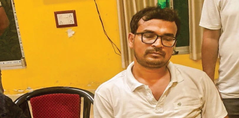 ৫০ হাজার টাকা ঘুষ নিতে গিয়ে  ধৃত নাজিরগঞ্জ ফাঁড়ির কনস্টেবল