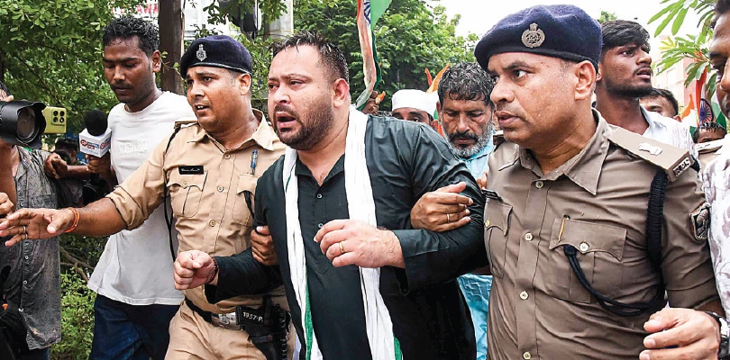ছাত্র আন্দোলনে একে ৪৭ থেকে গুলির প্রতিবাদ আরজেডির, মিছিলে তপ্ত পাটনা, আটক তেজস্বী