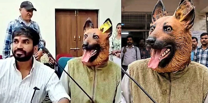 মধ্যপ্রদেশে নির্বীজকরণেও দুর্নীতি, কুকুরের মুখোশ পরে বিক্ষোভ জেলাশাসকের দপ্তরে