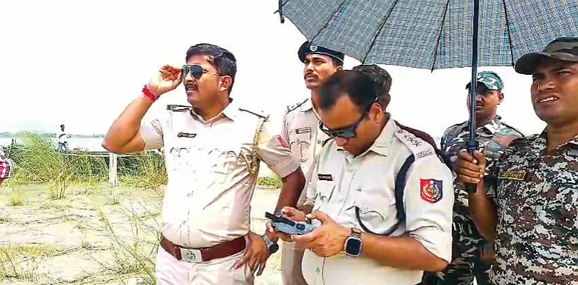 পাচার রুখতে জঙ্গিপুর পুলিশ জেলায় ড্রোন ও নৌকার সাহায্যে নজরদারি