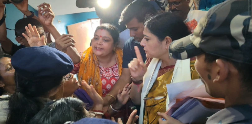 অন্নপূর্ণা যোজনার টাকা না পেয়ে দিকে দিকে মহিলাদের বিক্ষোভ