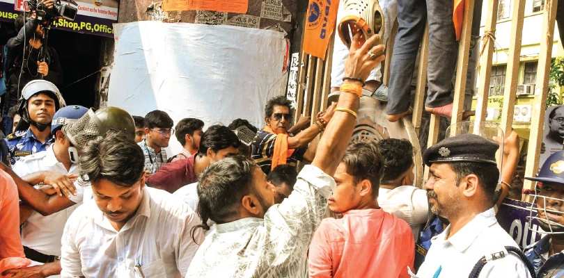 বিজেপির কাছে যাদবপুরও পাকিস্তান!