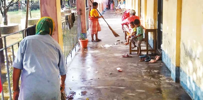জল নামার পর আজ ফের চালু হচ্ছে হলদিয়ার সিংহভাগ স্কুল