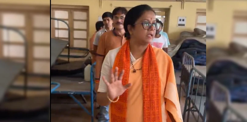 হাসপাতালে অভিযান, ক্ষোভ মন্ত্রীর