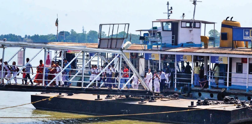 জেলা পরিষদে ৩৩ লক্ষ টাকা বকেয়া হুগলি নদী জলপথ সমবায় সমিতির