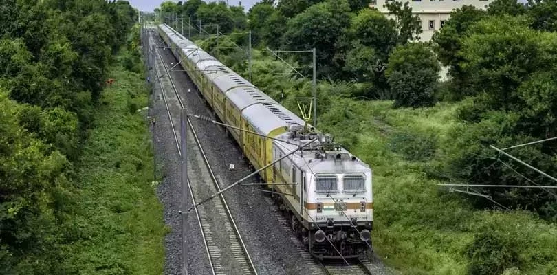 নতুন ট্রেন সহ নানা দাবিতে সরব রেল যাত্রীদের সংগঠন