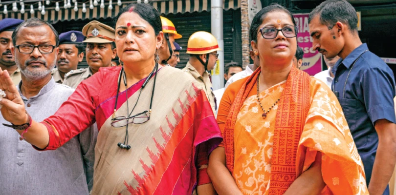 পুজোর আগেই সব রাস্তা সারাই, নির্দেশ পুরমন্ত্রীর