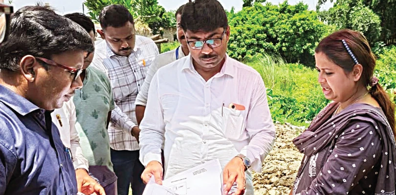 অঞ্জনা নদীর গতিপথ চিহ্নিত করতে ময়দানে বিধায়ক ও মহকুমা শাসক, উৎসস্থল থেকে শুরু সমীক্ষা