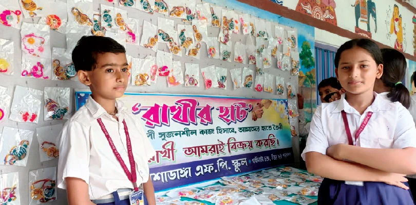 শিশুদের বানানো রাখির হাট বসেছে শশাডাঙা স্কুলে