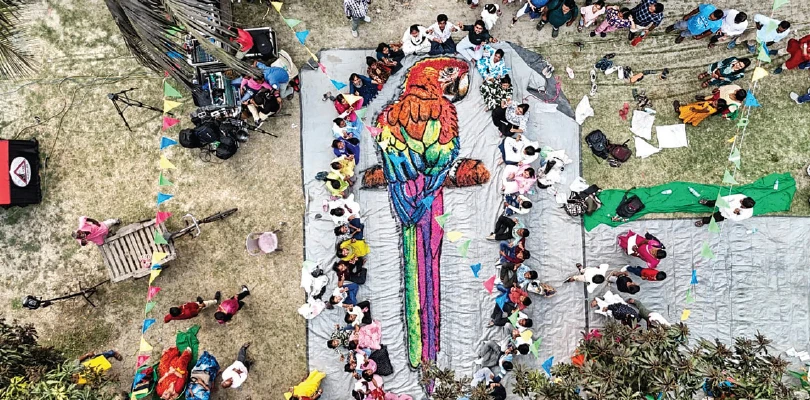 ৬০০ কেজি রঙিন নুড়ি দিয়ে ২২ ফুটের ম্যাকাও, ইন্ডিয়া ও এশিয়া বুক অফ রেকর্ডসে নাম কাকদ্বীপের ৩৮ পড়ুয়ার