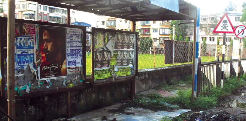 রাজ্যে সরকার বদলের পরেও বারাসতের বাসস্ট্যান্ড-বাসস্টপে নেই যাত্রী প্রতীক্ষালয়