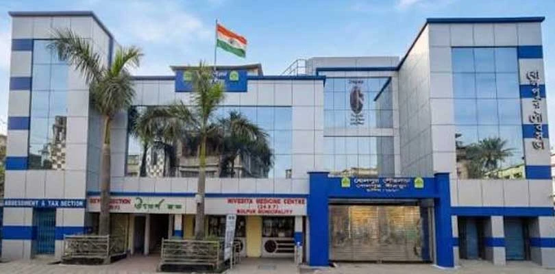 রাজ্যে পালাবদলের পর বোলপুর পুরসভায় বারবার প্রশাসক বদল,থমকে উন্নয়নমূলক কাজ, ভোগান্তি চরমে