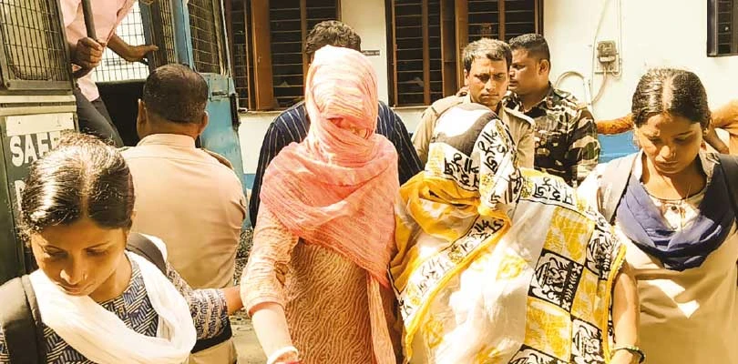 ধনেখালিতে বাবা, মা ও মেয়ের আত্মহত্যা প্ররোচনার অভিযোগে গ্রেপ্তার চার
