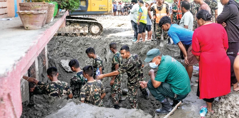 সুযোগ বুঝে হাতসাফাই! জলে ভেসে আসা ব্যাংক লকার লুট, বাজেয়াপ্ত প্রায় ৫৭ লক্ষ টাকা,  আটক ২৯