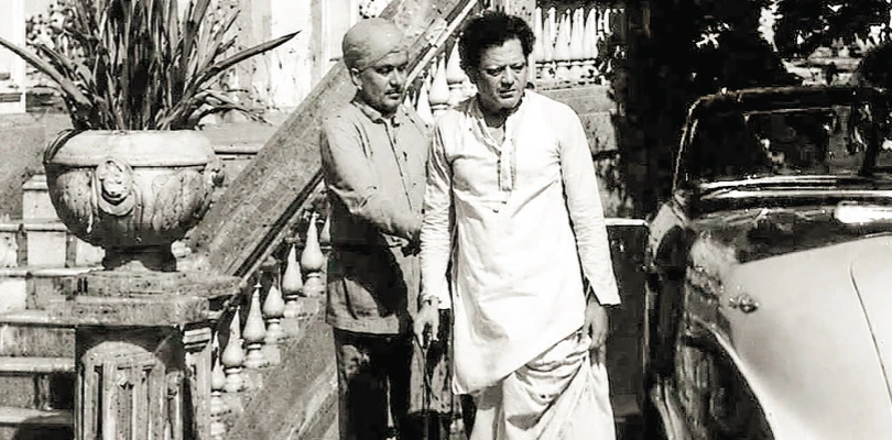 বন্ধু রাজার অনুরোধে শ্যুটিং করতে আসেন মহানায়ক, উত্তমের জন্মশতবর্ষে স্মরণ করবে ঝাড়গ্রাম রাজ পরিবার