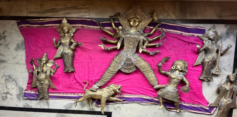 ডোকরার দুর্গার চাহিদা তুঙ্গে, খুশি আউশগ্রামের শিল্পীরা