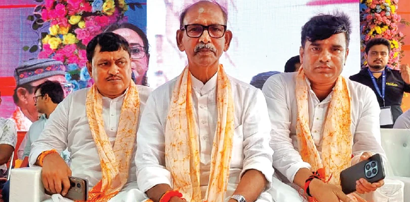 সারের কালোবাজারির কথা স্বীকার, বাম ও তৃণমূলের উপর দায় চাপালেন কৃষিমন্ত্রী