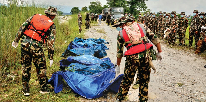হিমবাহের অবস্থা কী? নেপালের সঙ্গে বৈঠকে তথ্যই জানায়নি চীন, মৃত্যু বেড়ে ৯৫৫