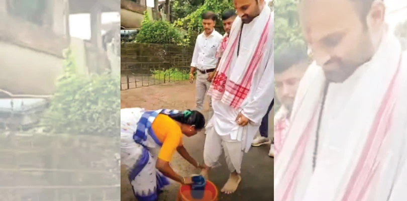 বিধায়ক পুত্রের পা ধুয়ে দিলেন  আদিবাসী মহিলা, জগদ্দলে বিতর্ক