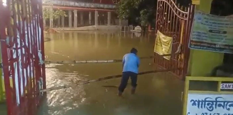 কঙ্কালীতলা মন্দির প্রাঙ্গণে জল, ভক্তদের প্রবেশে নিষেধাজ্ঞা