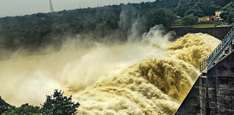 দুর্যোগ কাটলেও জল ছাড়ছে ডিভিসি