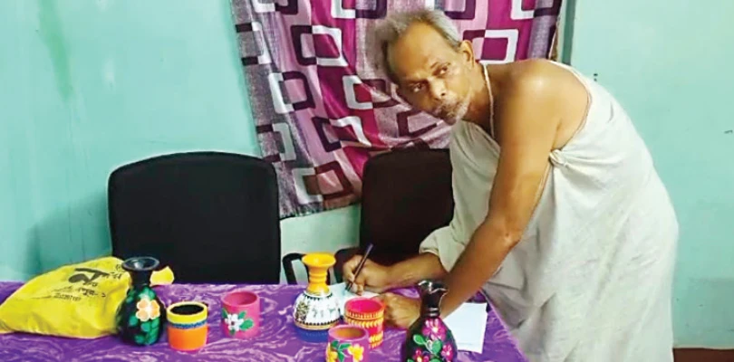ক্যানসারকে জয় করে দুঃস্থ শিশুদের ভবিষ্যৎ গড়ছেন দুর্গাপুরের রবীন্দ্রনাথ স্যার